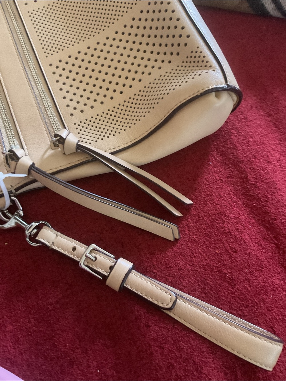 COACH BLEEKER Perforated CLUTCH EUC - Picture 5 of 5